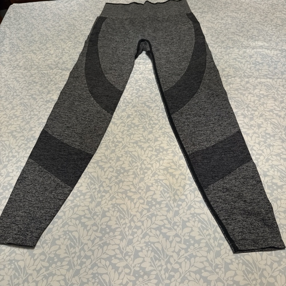 Grey PINK leggings